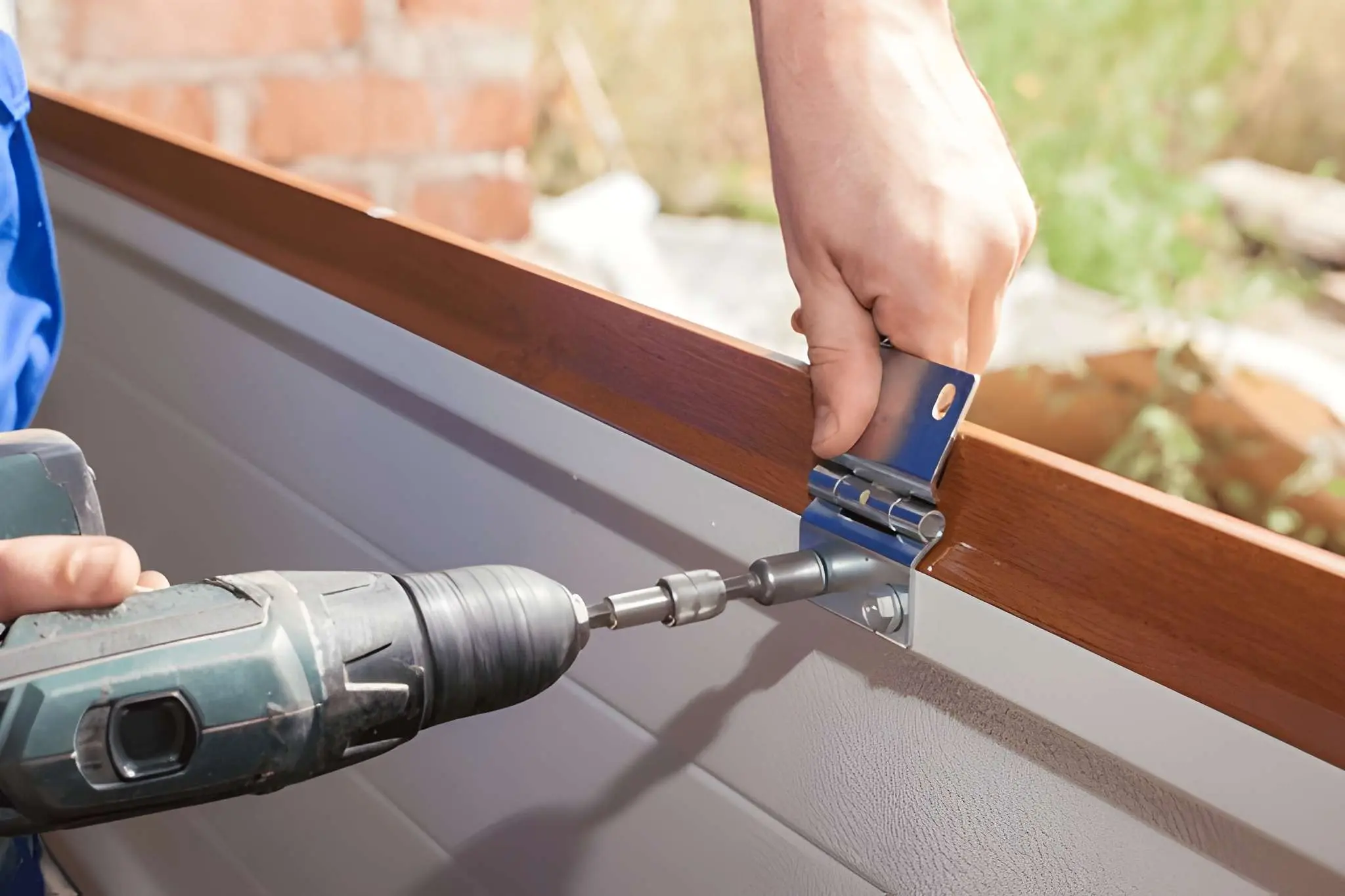 Fast-response Garage Door Repair Gardner services for emergency garage door issues near Celebration Park, Gardner, KS.